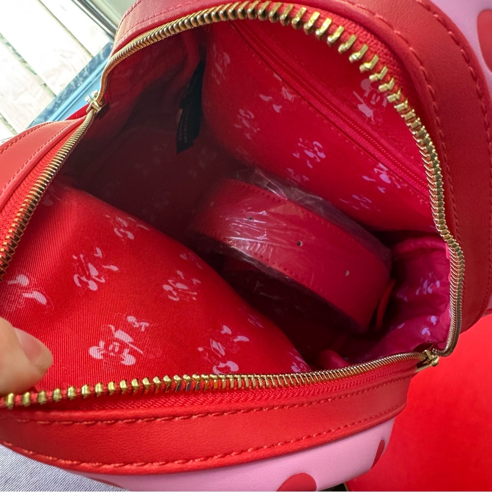 Minnie Mouse Valentine’s Day Loungefly Backpack - Picture 6 of 6